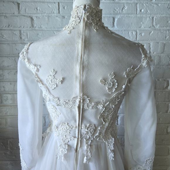 Vtg 70s Lace Applique + Pearl High Neck Wedding Gown, Fairy/ Victorian, Read - Picture 6 of 12